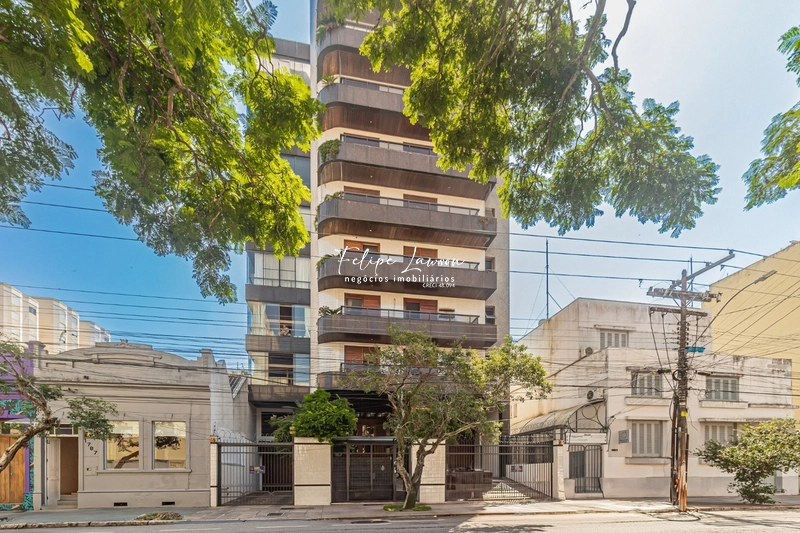 Apartamento no centro, amplo, 2 dormitórios e sacada com churrasqueira: 2ª foto da galeria de imagens do imóvel