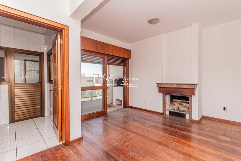 Apartamento no centro, amplo, 2 dormitórios e sacada com churrasqueira: 5ª foto da galeria de imagens do imóvel