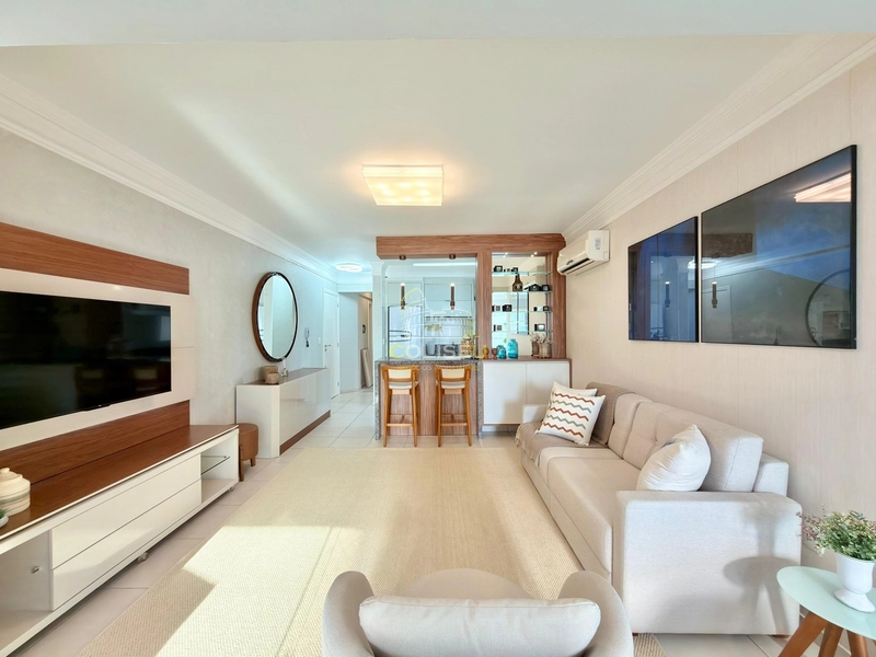 PREÇO DE OCASIÃO, NO CENTRO JUNTO A PRAÇA DA IGREJA.