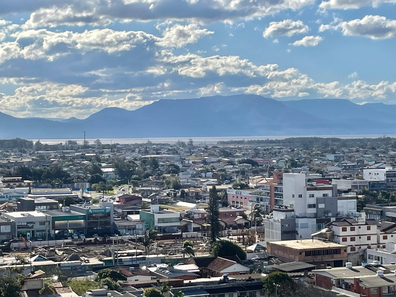 FRENTE NORTE, VISTA LIVRE, JUNTO A PRAÇA!!!: 3ª foto da galeria de imagens do imóvel