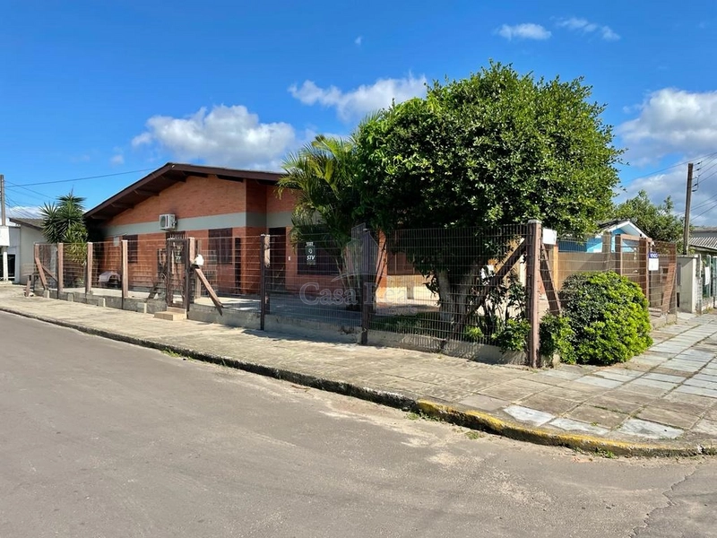 CASA DE ESQUINA MOBILIADA!!!: 1ª foto da galeria de imagens do imóvel
