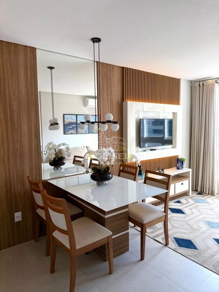 APARTAMENTO MOBILIADO E DECORADO JUNTO A PRAÇA FLAVIO BOIANOVSKI.: 2ª foto da galeria de imagens do imóvel