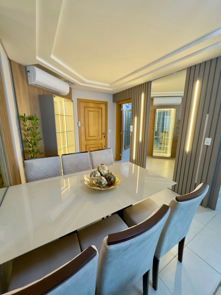 DE FRENTE, DUAS QUADRA DO MAR, JUNTO A PRAÇA LUIZ BASSANI: 4ª foto da galeria de imagens do imóvel