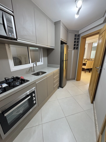 DE FRENTE, DUAS QUADRA DO MAR, JUNTO A PRAÇA LUIZ BASSANI: 15ª foto da galeria de imagens do imóvel