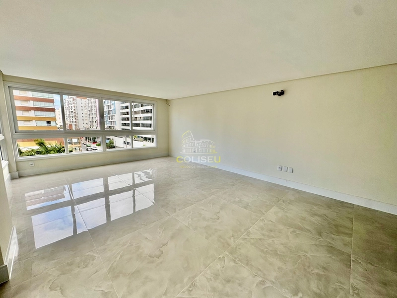 3 SUÍTES / FRENTE PRAÇA !!!: 2ª foto da galeria de imagens do imóvel