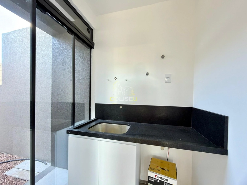 CASA GEMINADA / SEMI MOBILIADA / JUNTO AO MAR!!!: 14ª foto da galeria de imagens do imóvel