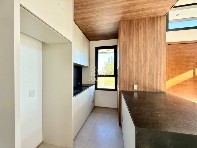 CASA GEMINADA / SEMI MOBILIADA / JUNTO AO MAR!!!: 11ª foto da galeria de imagens do imóvel