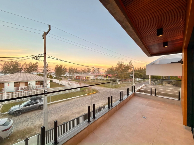 CASA DE ESQUINA A UMA QUADRA DO MAR!!!: 20ª foto da galeria de imagens do imóvel