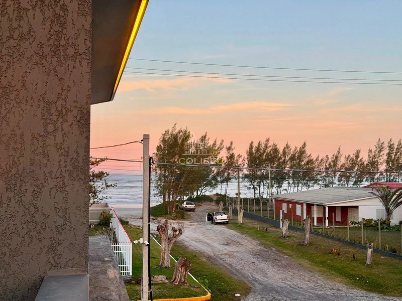 CASA DE ESQUINA A UMA QUADRA DO MAR!!!: 22ª foto da galeria de imagens do imóvel