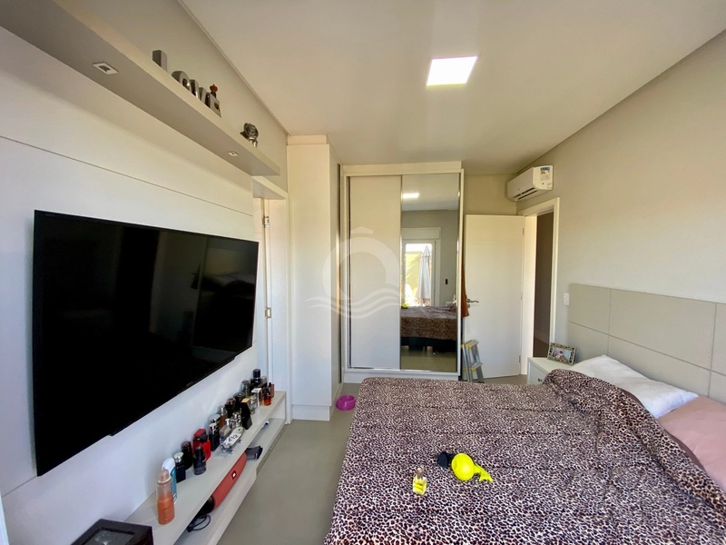 Casa com 04 suítes em frente ao clube: 35ª foto da galeria de imagens do imóvel