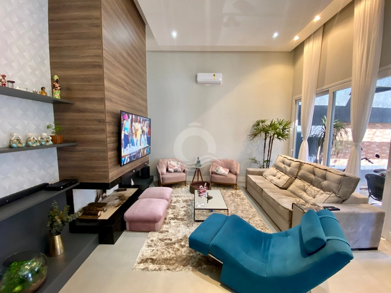 Casa com 04 suítes em frente ao clube: 13ª foto da galeria de imagens do imóvel