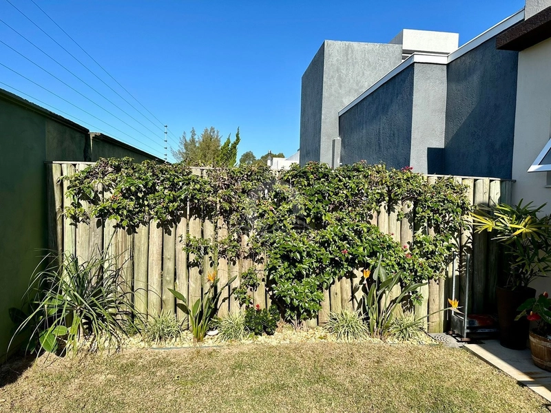 Casa com 04 suítes em frente ao clube: 9ª foto da galeria de imagens do imóvel