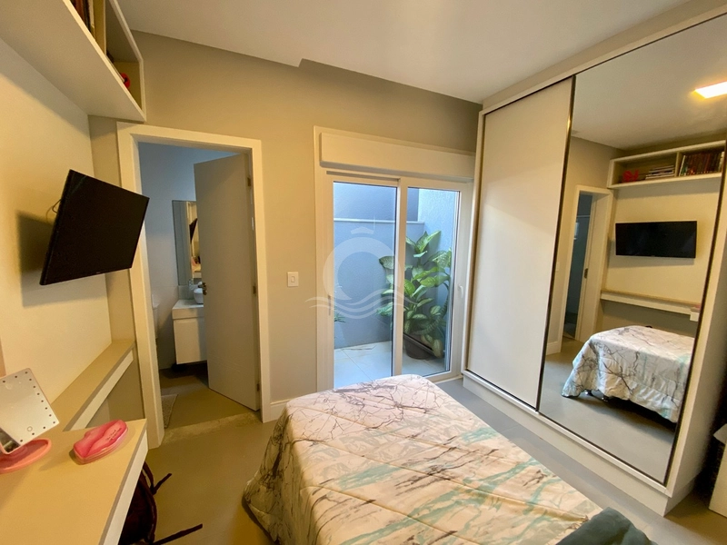 Casa com 04 suítes em frente ao clube: 26ª foto da galeria de imagens do imóvel