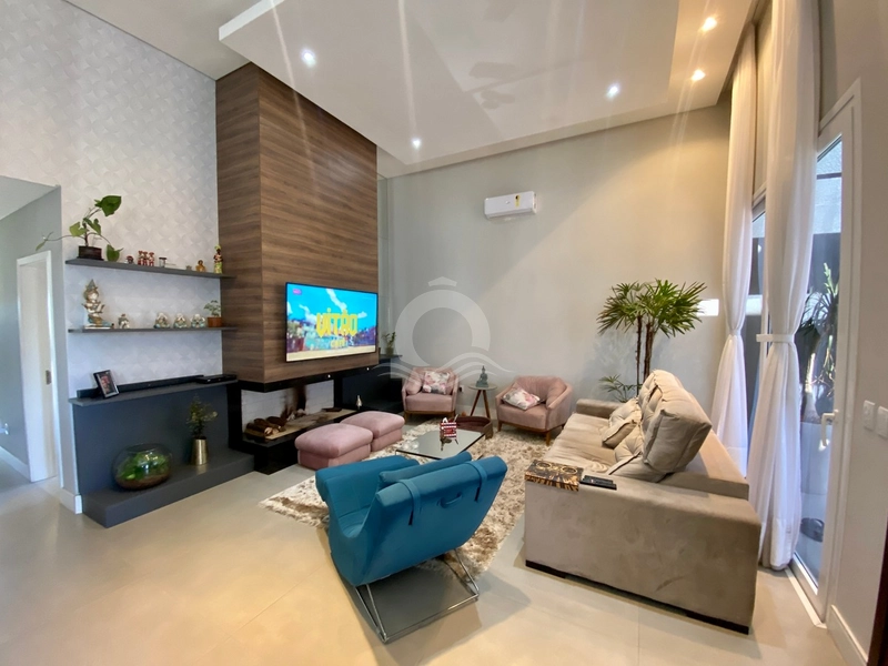 Casa com 04 suítes em frente ao clube: 12ª foto da galeria de imagens do imóvel