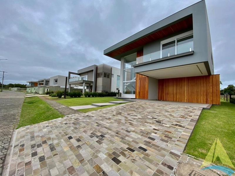 MAGNIFICO SOBRADO !!