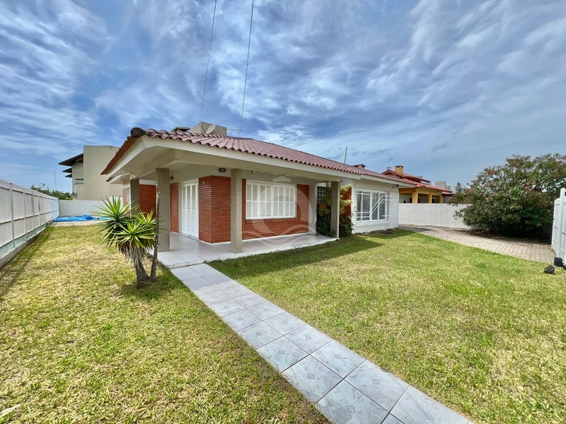 Casa 4 quartos piscina mobiliada venda Zona Nova Capão da Canoa: 1ª foto da galeria de imagens do imóvel