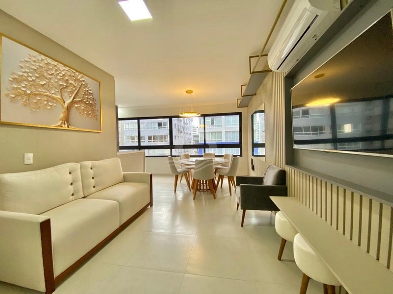 NO BAIRRO NOBRE DA CIDADE (NEVEGANTES)