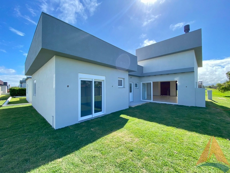 Casa nova frente a área verde: 7ª foto da galeria de imagens do imóvel