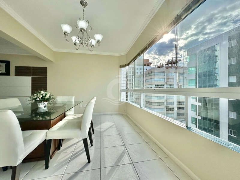 Apto 2 quartos 1 Suíte mobiliado Andar Alto Zona Nova 90m²: 3ª foto da galeria de imagens do imóvel