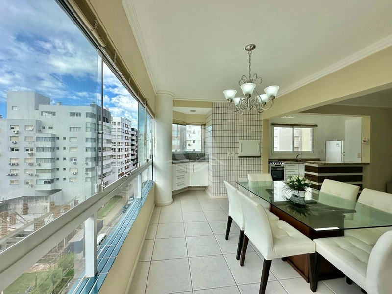 Apto 2 quartos 1 Suíte mobiliado Andar Alto Zona Nova 90m²