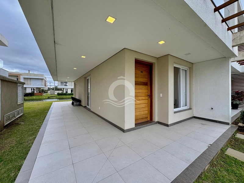Casa Beira Lago com Prainha Particular em Condomínio Fechado: 2ª foto da galeria de imagens do imóvel