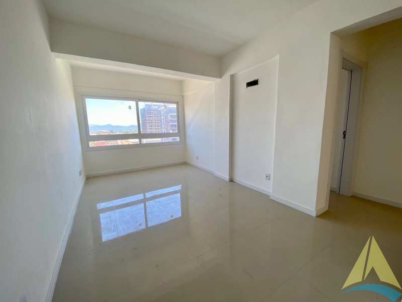 Prédio com infra junto ao mar