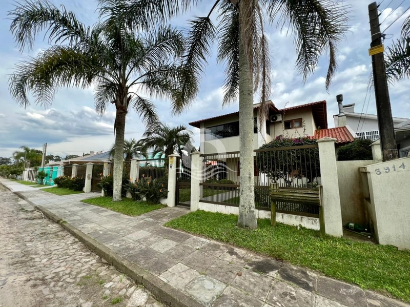Casa 3 quartos piscina e quiosque venda Capão Novo Capão da Canoa: 1ª foto da galeria de imagens do imóvel