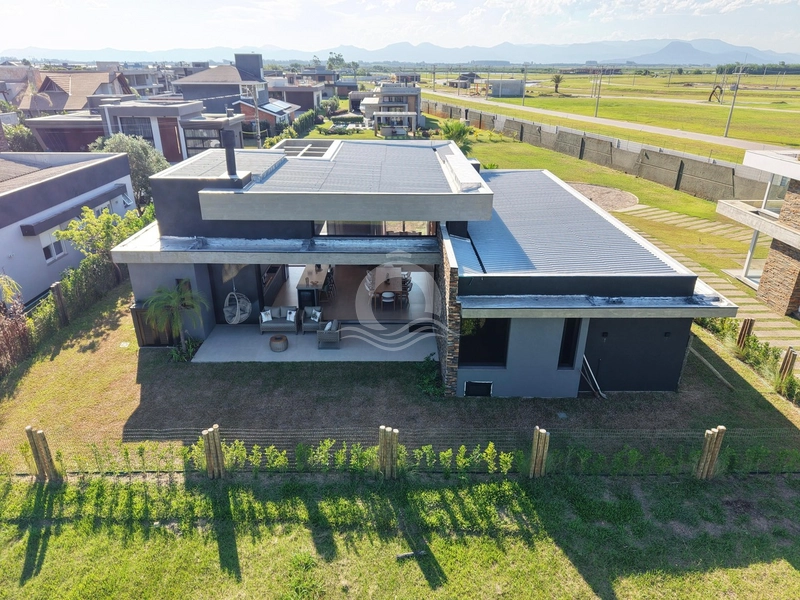 Casa 4 quartos decorada Lagoa do Passo Atlântida Sul: 3ª foto da galeria de imagens do imóvel
