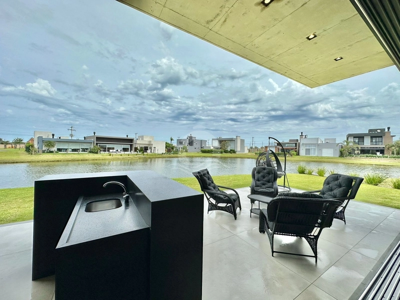 Casa Condomínio com 4 suítes beira Lago: 18ª foto da galeria de imagens do imóvel