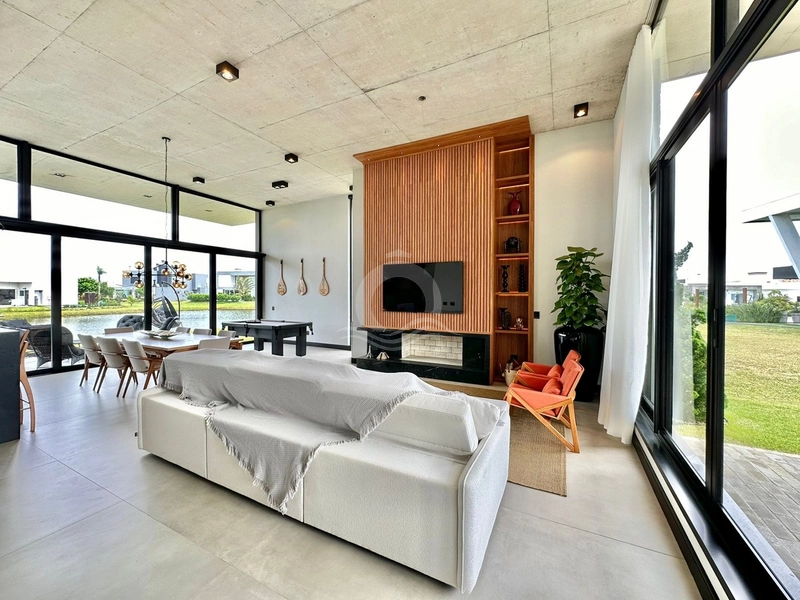 Casa Condomínio com 4 suítes beira Lago: 2ª foto da galeria de imagens do imóvel