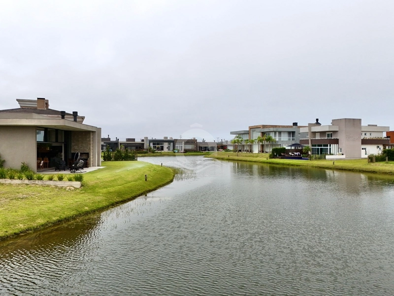 Casa Condomínio com 4 suítes beira Lago: 47ª foto da galeria de imagens do imóvel