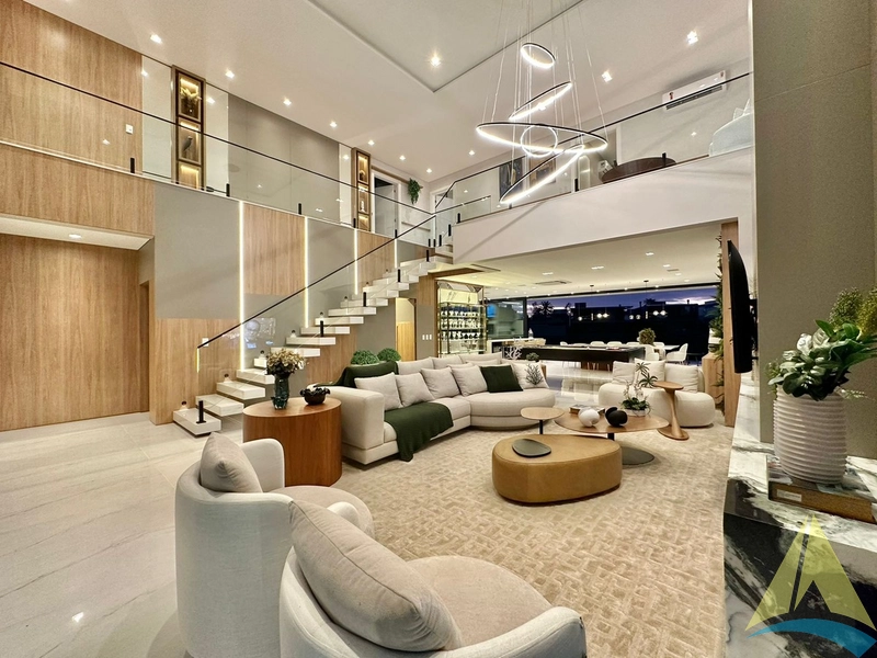Casa com cinco suítes e piscina: 11ª foto da galeria de imagens do imóvel