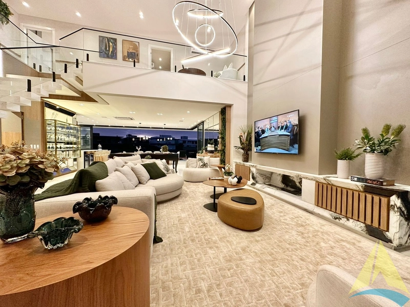 Casa com cinco suítes e piscina: 6ª foto da galeria de imagens do imóvel