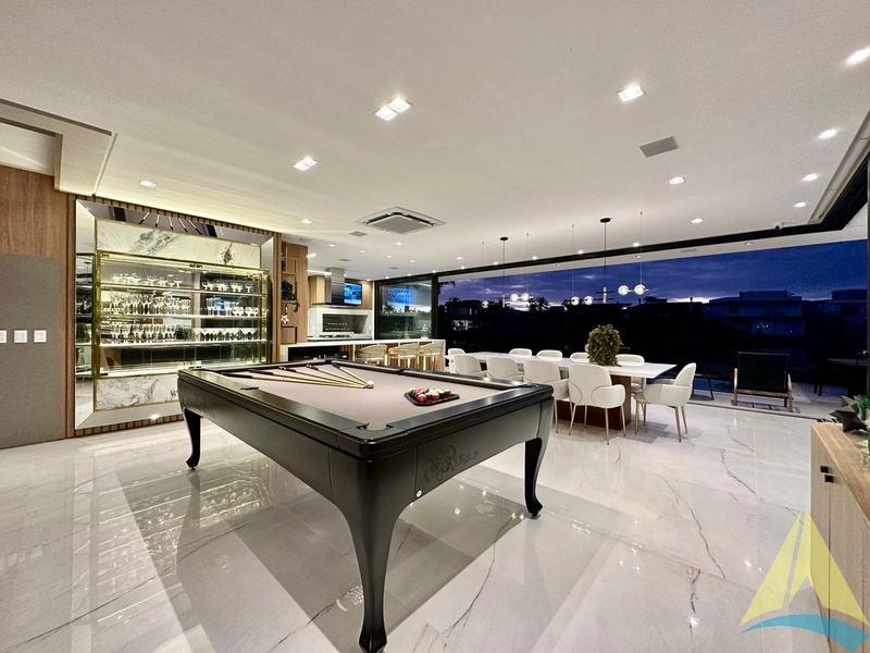 Casa com cinco suítes e piscina: 36ª foto da galeria de imagens do imóvel