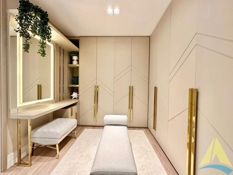 Casa com cinco suítes e piscina: 64ª foto da galeria de imagens do imóvel