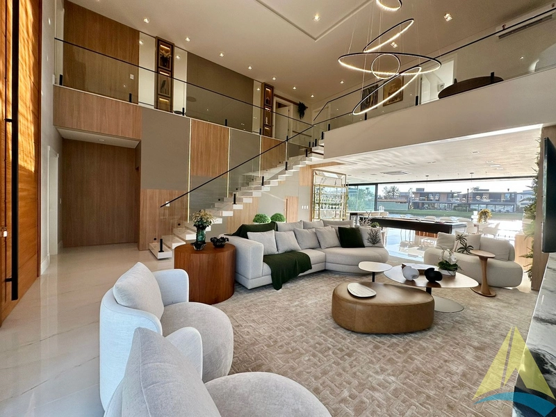 Casa com cinco suítes e piscina: 14ª foto da galeria de imagens do imóvel