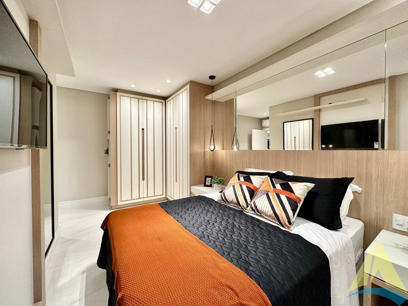 Casa com cinco suítes e piscina: 52ª foto da galeria de imagens do imóvel