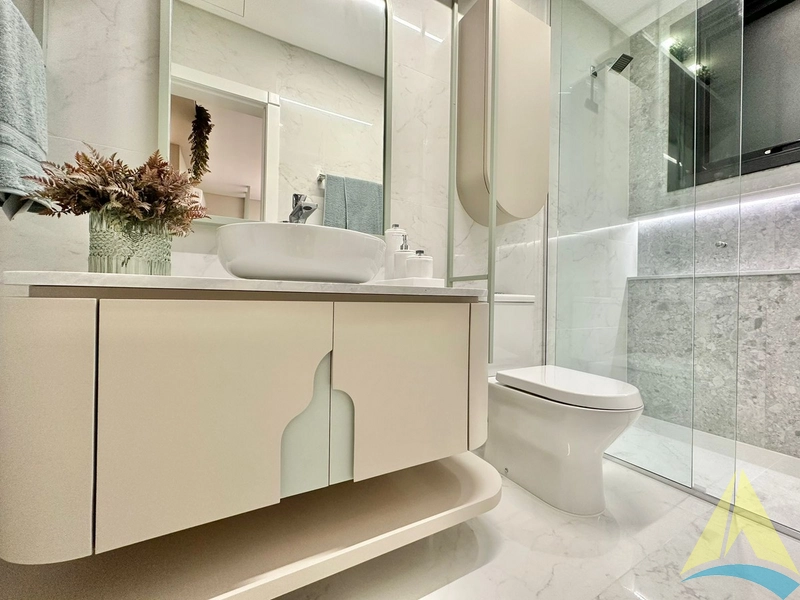 Casa com cinco suítes e piscina: 70ª foto da galeria de imagens do imóvel