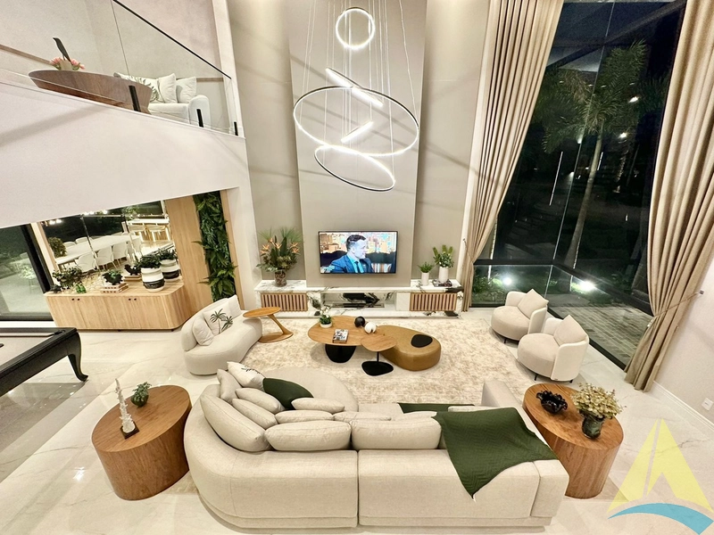 Casa com cinco suítes e piscina: 15ª foto da galeria de imagens do imóvel