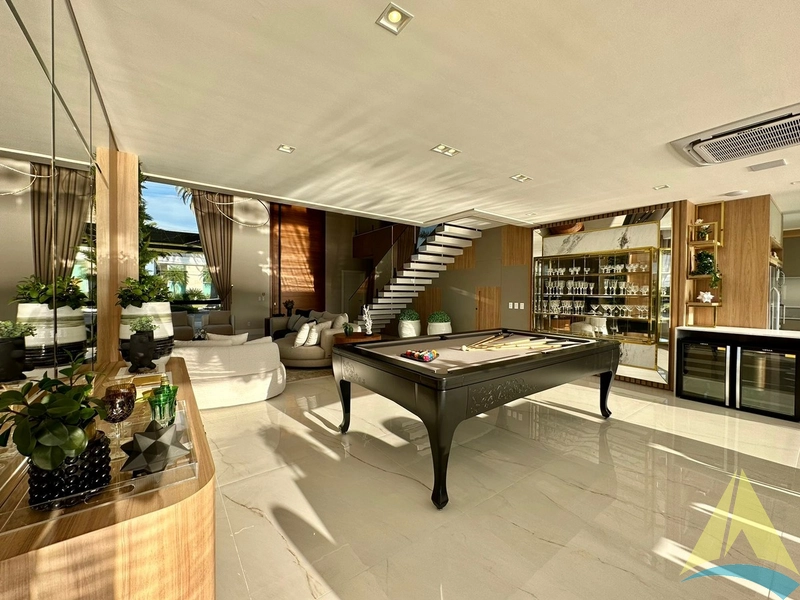 Casa com cinco suítes e piscina: 31ª foto da galeria de imagens do imóvel