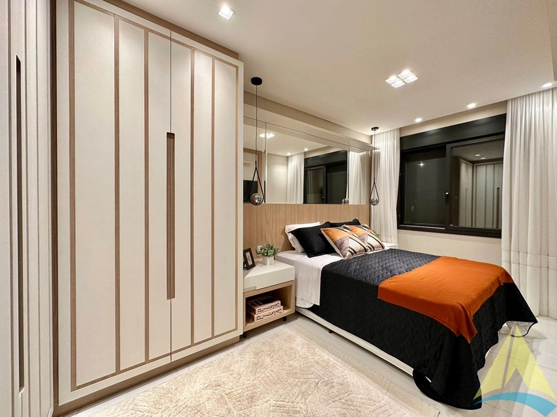 Casa com cinco suítes e piscina: 50ª foto da galeria de imagens do imóvel