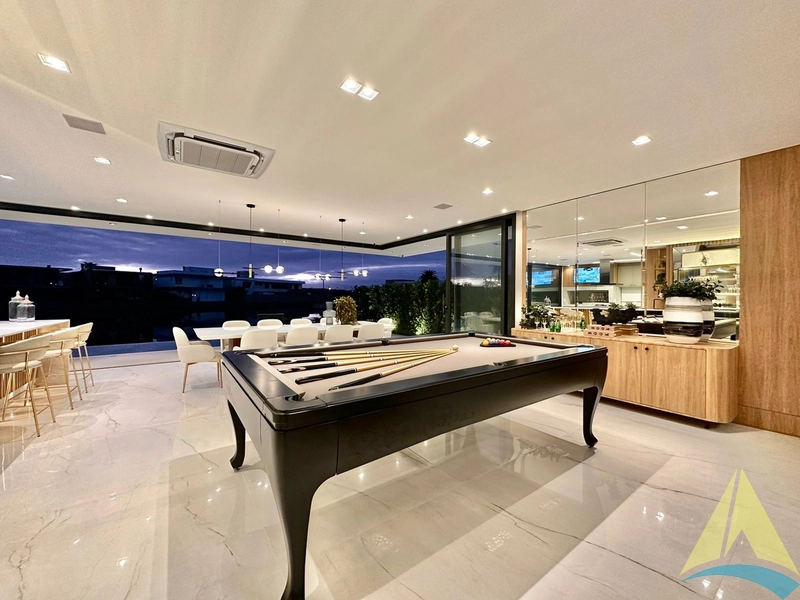 Casa com cinco suítes e piscina: 72ª foto da galeria de imagens do imóvel