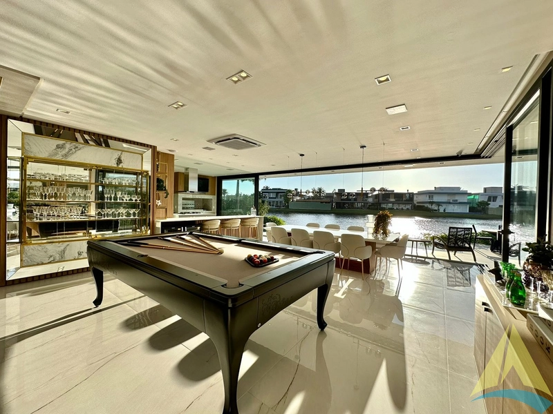 Casa com cinco suítes e piscina: 81ª foto da galeria de imagens do imóvel