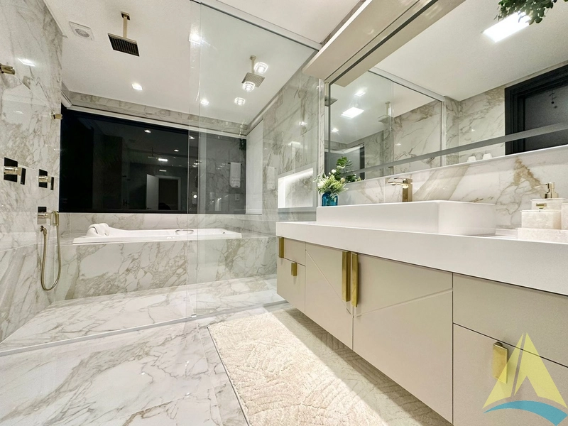 Casa com cinco suítes e piscina: 67ª foto da galeria de imagens do imóvel
