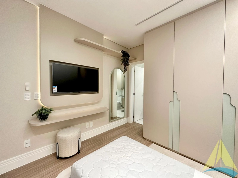 Casa com cinco suítes e piscina: 69ª foto da galeria de imagens do imóvel