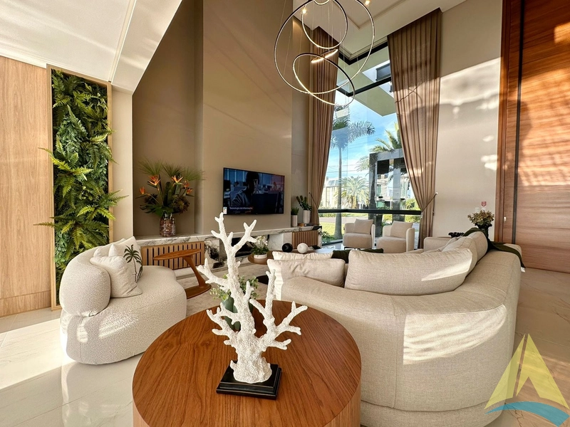 Casa com cinco suítes e piscina: 12ª foto da galeria de imagens do imóvel