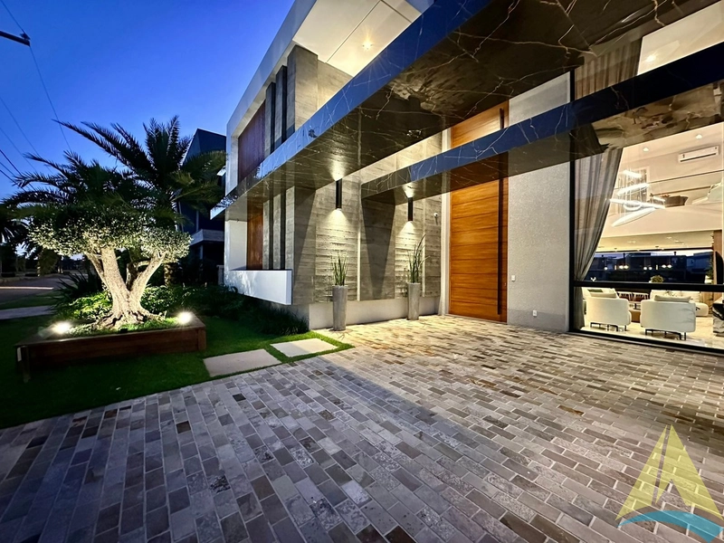 Casa com cinco suítes e piscina: 5ª foto da galeria de imagens do imóvel