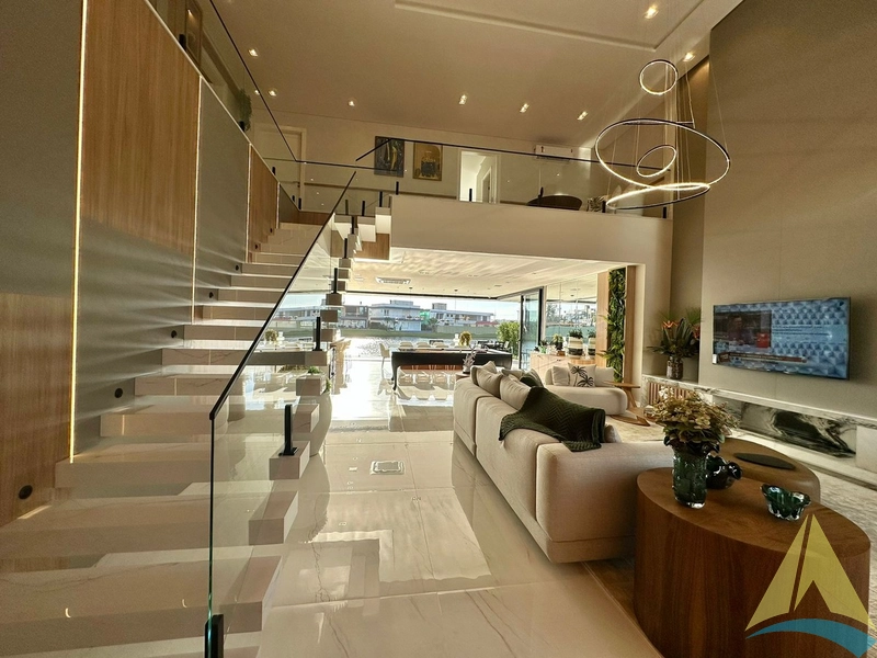 Casa com cinco suítes e piscina: 18ª foto da galeria de imagens do imóvel