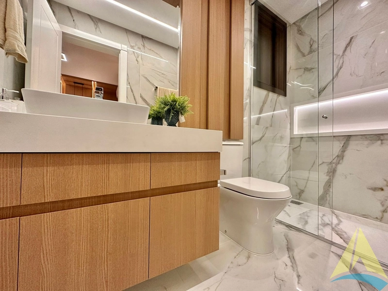 Casa com cinco suítes e piscina: 38ª foto da galeria de imagens do imóvel