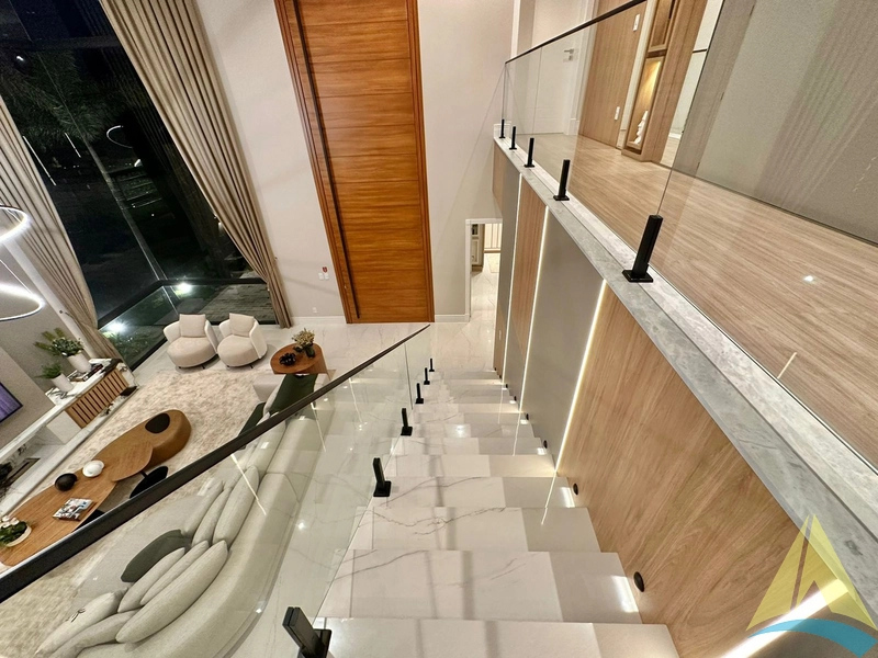 Casa com cinco suítes e piscina: 19ª foto da galeria de imagens do imóvel
